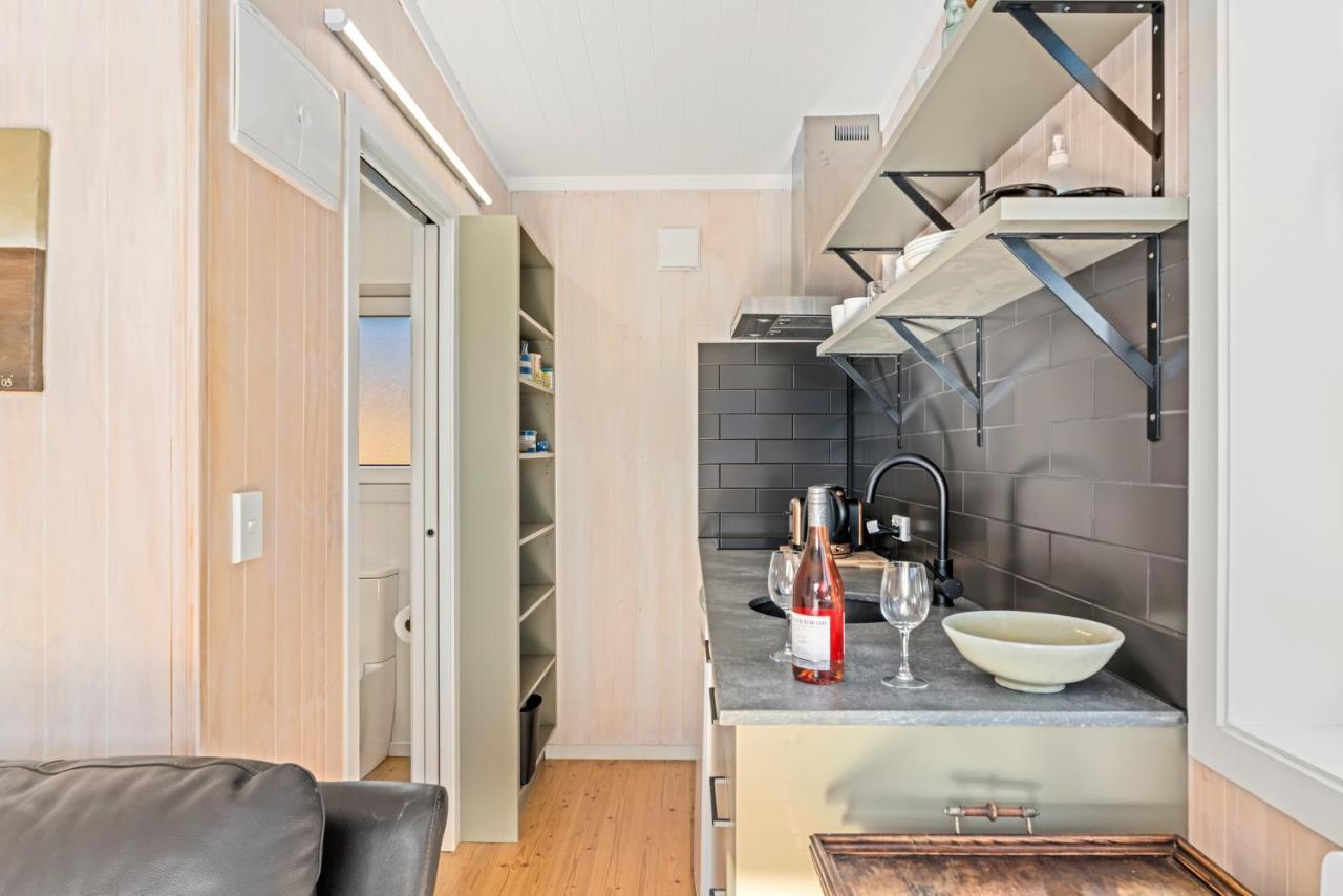 Lagoon Huts - Albert Town Holiday Unit Villa Wanaka Bagian luar foto